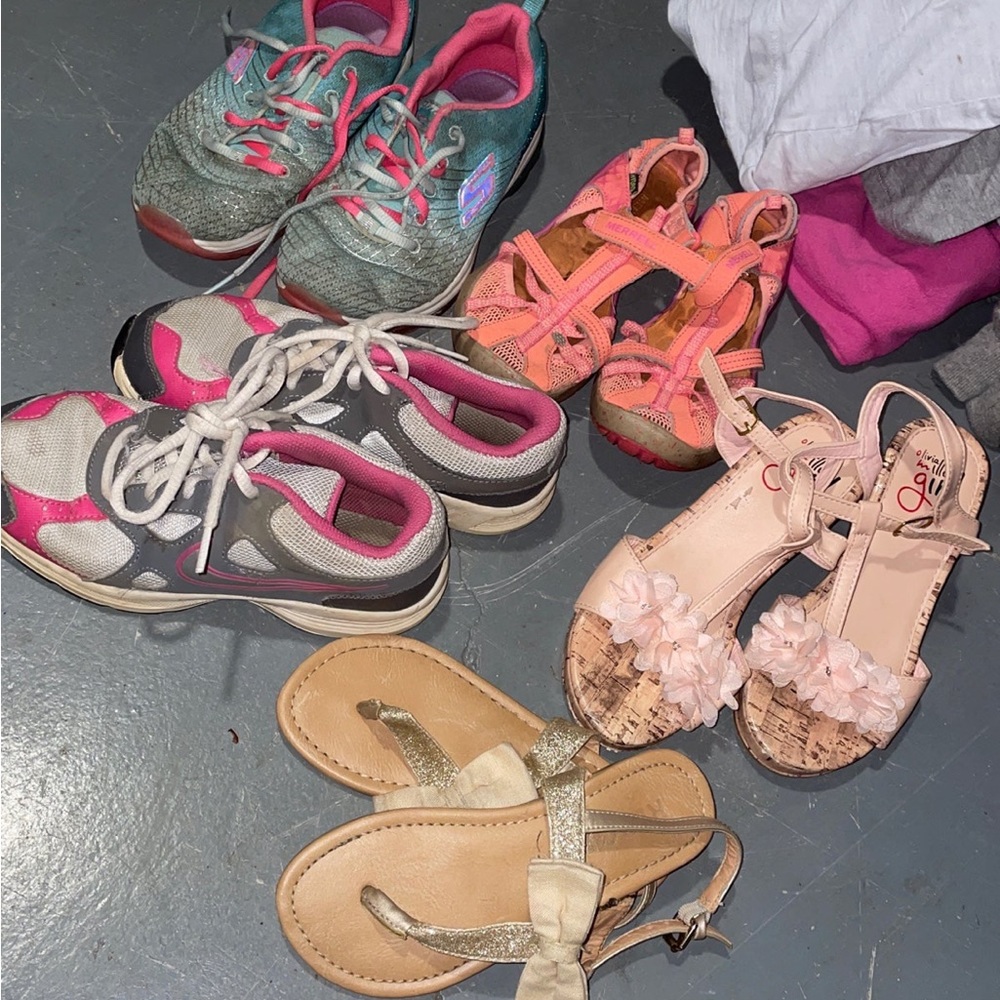 Girls used size 1 shoes